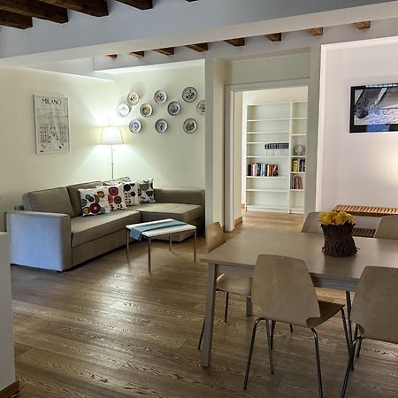 Joivy Cosy Ticinese Retreat 1-Bed Flat Near The Duomo Apartamento Milão Exterior foto