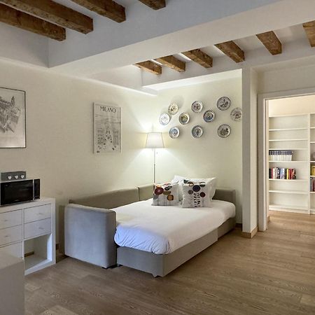Joivy Cosy Ticinese Retreat 1-Bed Flat Near The Duomo Apartamento Milão Exterior foto